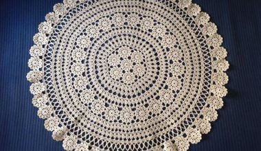 Yuvarlak motifli örgü dantel örtüler