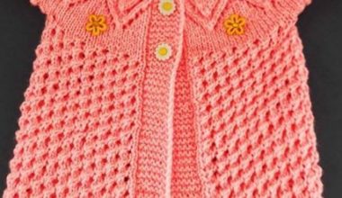 Robalı örgü kız çocuk yelek