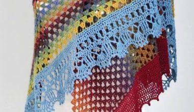 Renkli iplerden örülmüş örgü şal modelleri