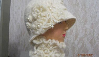 Beyaz örgü bayan atkı ve bere modeli