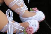 Çiçekli örgü kız çocuk patik modeli