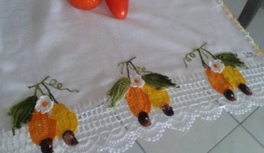 Masa örtüsü kenarlarına dantel uygulama Masa örtüsü kenarlarına dantel uygulama