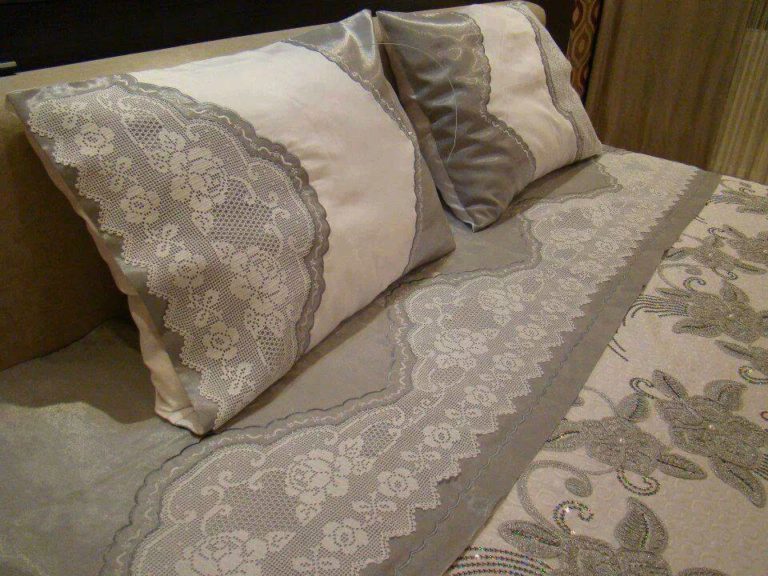 Güllü dantel pike takımı