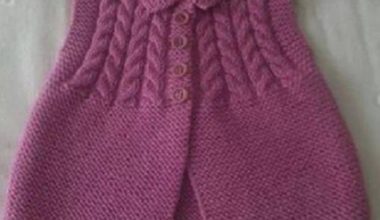 Baston örgü ile yapılmış örgü çocuk yelek