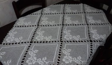 Dantel masa örtüsü