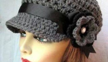 Gri örgü bayan kasket