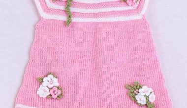 Pembe beyaz örgü bebek elbise modeli