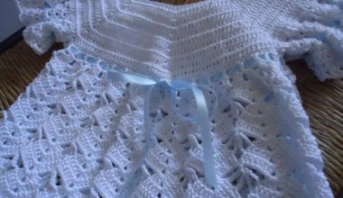 Bebekleriniz için örgü elbise modeli