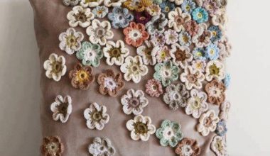 Çiçekli örgü kırlent modeli