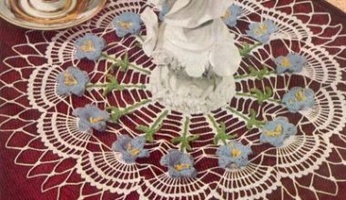 renkli danteller cicekli desenli masalara sehbalara örgü dantel elisi tigisi yuvarlak modeller