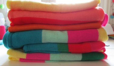 Renkli örgü battaniye modelleri
