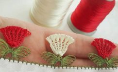 Çiçekli iğne oyası modeli