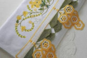 Çiçekli dantel havlu kenarı