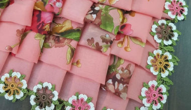 Çiçekli oya modeli