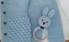 Mavi örgü bebek takım