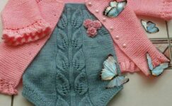 Pembe gri örgü bebek tulumu