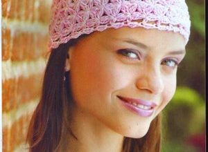 bayan sapkasi modeli pembe renk örgü dantel motifli ornek