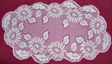 Beyaz sehpa dantelleri