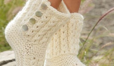 Kışlık krem rengi örgü bayan bot