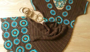 Kahverengi örgü bayan elbise modeli