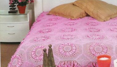yatak odasi takimi örgüyle orulmus pembe renklerde kenarligi puskullu dantel modelleri