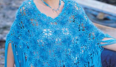 Mavi örgü bayan panço