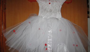 Beyaz dantel örgü gelinlikler