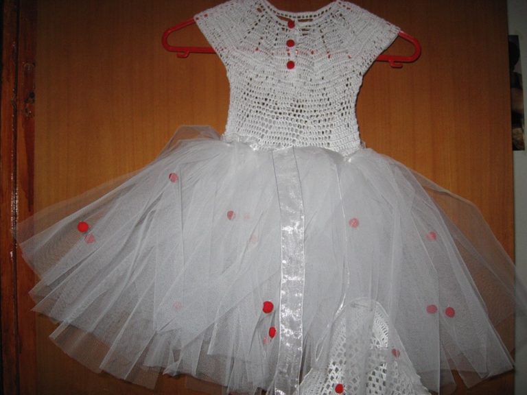 Beyaz dantel örgü gelinlikler