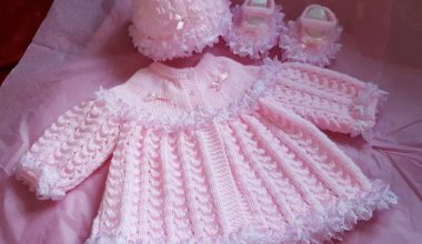 Pembe örgü kız çocuk hırka patik ve bere Pembe örgü kız çocuk hırka patik ve bere