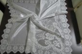 Beyaz dantel örgü damat bohçaları