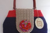 Tığ ile işlenmiş örgü çanta modeli