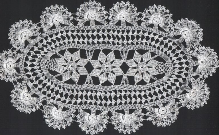 İğne oyası tepsi örtüsü