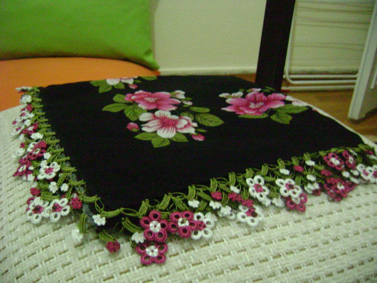 Çiçekli oya modelleri