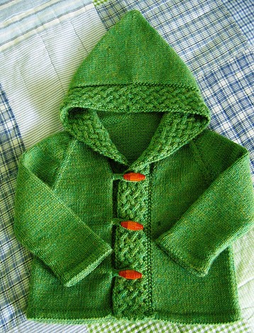 Yeşil-kapşonlu-bebek-ceket-modelleri