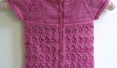 Pembe örgü çocuk yeleği