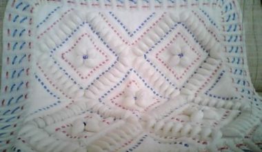 Yapraklı motifli örgü bebek battaniye modeli