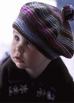 cok tatli bebeklere bere sapka modeli ponponlu desenli tig ile orulmus