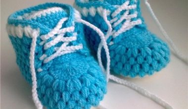 Yeni doğan örgü bebek patik modeli