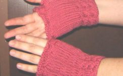 son moda bayan eldiven modeli örgü dantel islemeli desenli motifli modelli ornekler yarim parmak