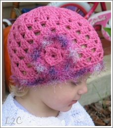 bebek cocuk sapka ornegi pembe renkler gul cicek motifleriyle suslenmis modeller