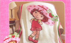 cocuklara battaniyeler cizgi film karakterleriyle cilekli meyveli desenli motifli kenarlari cizgili modeller