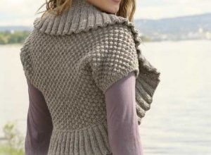 Kenarı fırfırlı bayan bolero