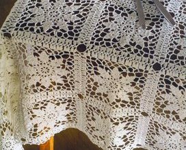 masa ortusu takimi semasiyla yapilisiyla anlatimli beyaz cicek desenli motifli nakisiyla dikilen modeller