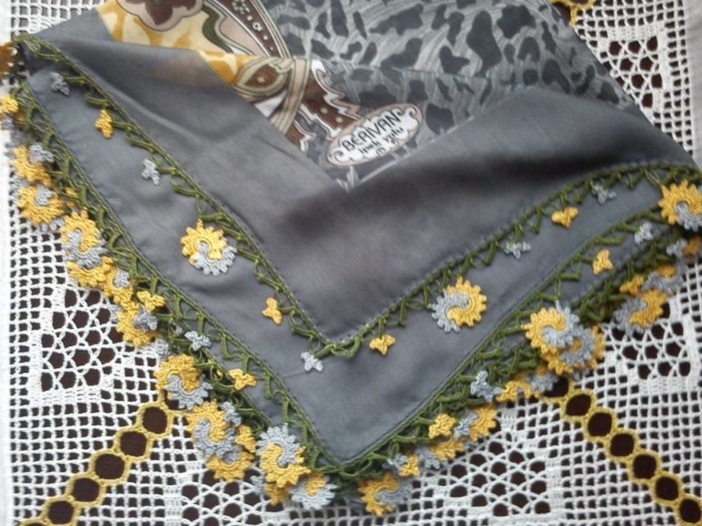 Gri çiçekli oya modelleri